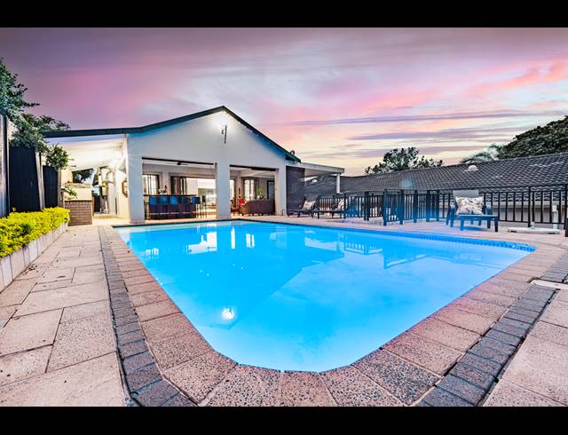 6 BEDROOM FREEHOLD FOR SALE IN COWIES HILL